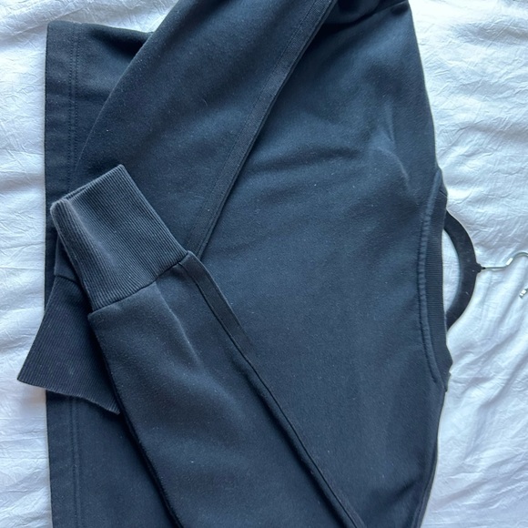 Gymshark legacy Cropped Sweater - Picture 6 of 8